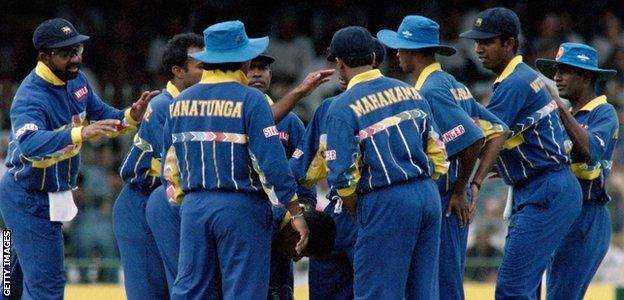 Sri Lanka feiert während der Weltmeisterschaft 1996
