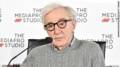 Hachette zieht Woody Allen Autobiographie nach Kritik von Ronan und Dylan Farrow