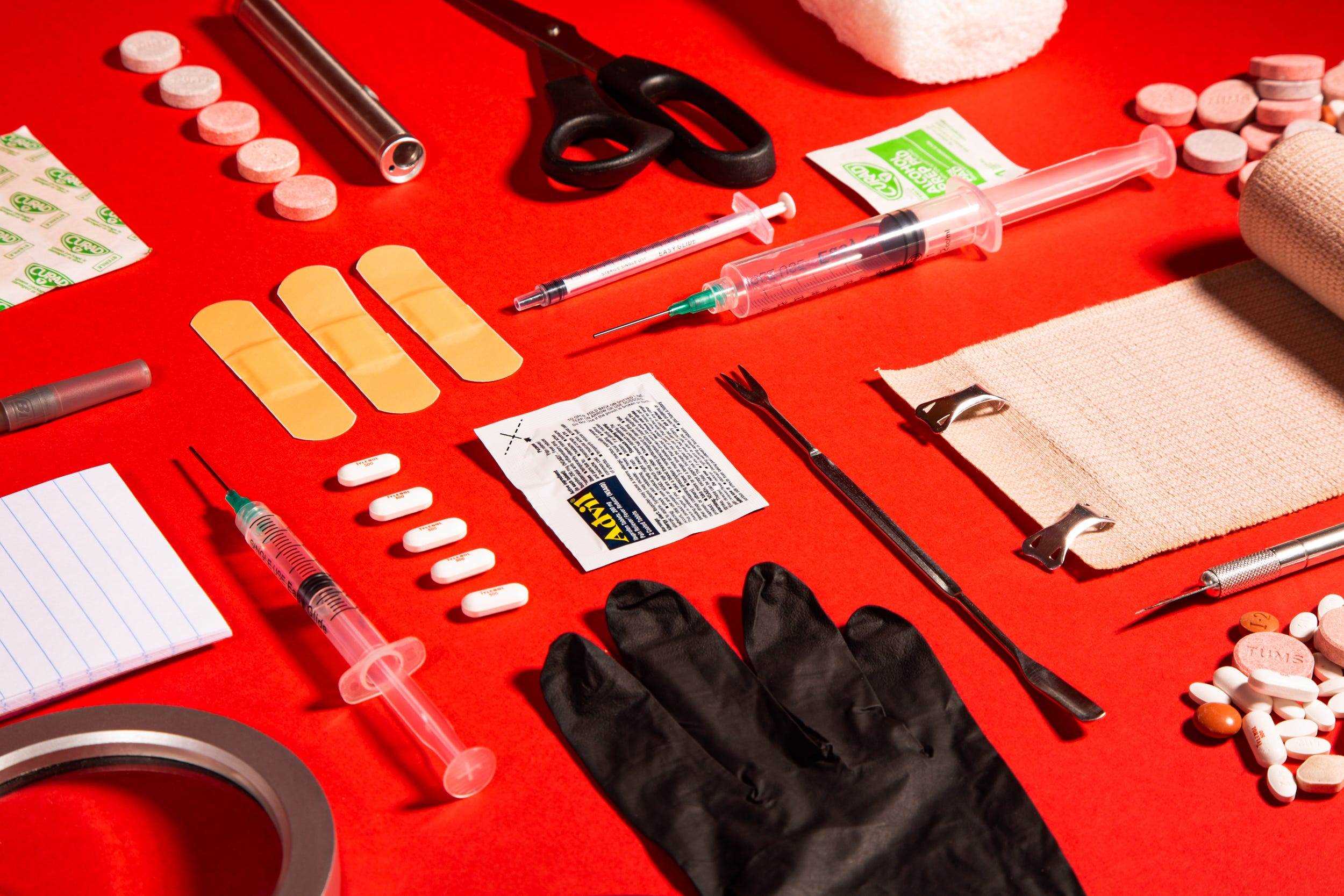 medizinische Werkzeuge Arzt Krankenhaus Krankenschwester Verletzung hilft STD Arztpraxis Tylenol Blut Bandaid Spritze, advil