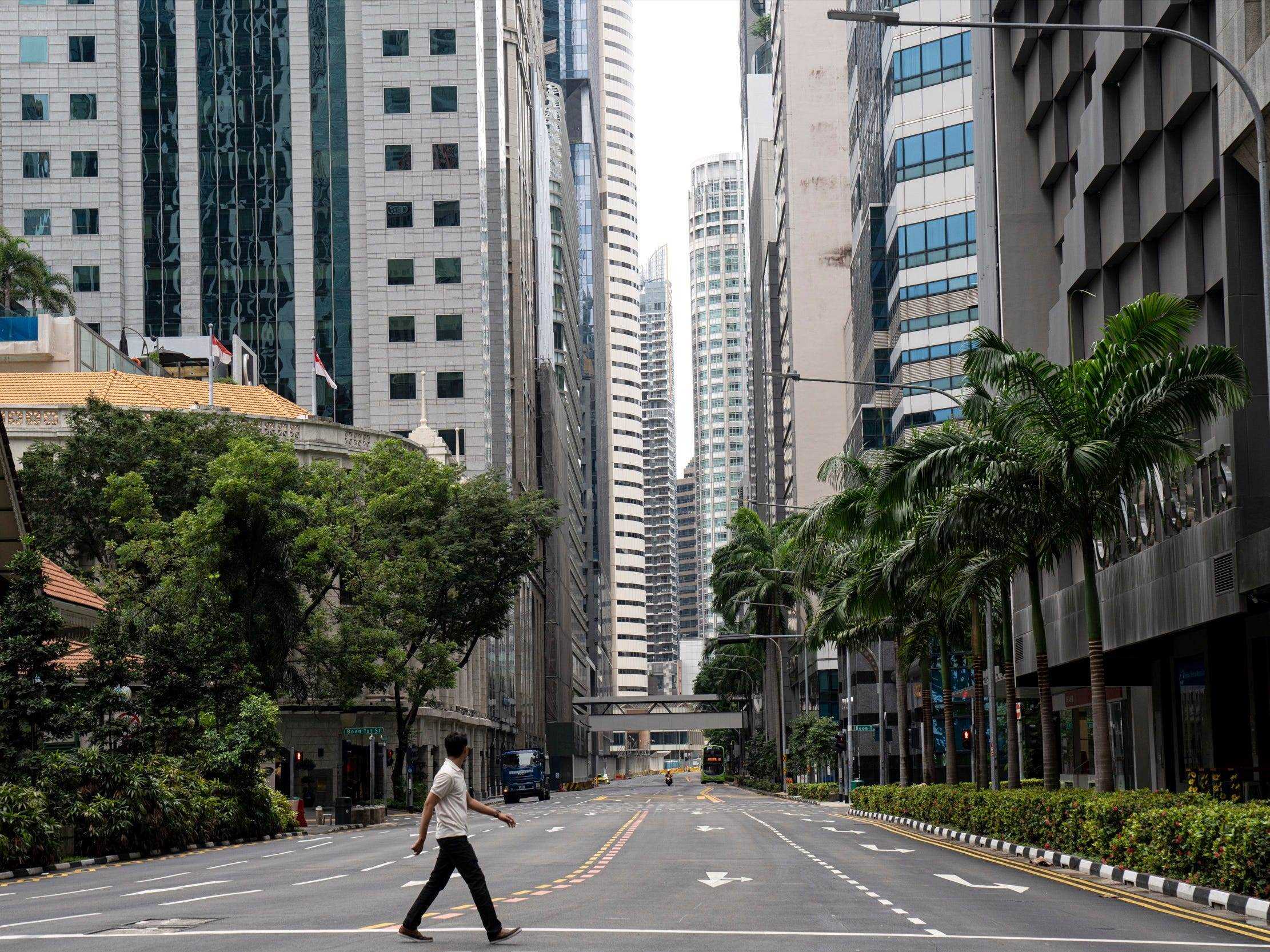 Covid Lockdown für Leistungsschalter in Singapur