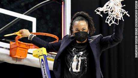 Zwei schwarze Frauen werden zum ersten Mal Cheftrainerinnen in den Final Four der gleichen NCAA-Frauen sein