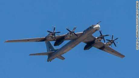 Die NATO krabbelt zehnmal mit Jets, um russische Militärflugzeuge in ganz Europa zu verfolgen