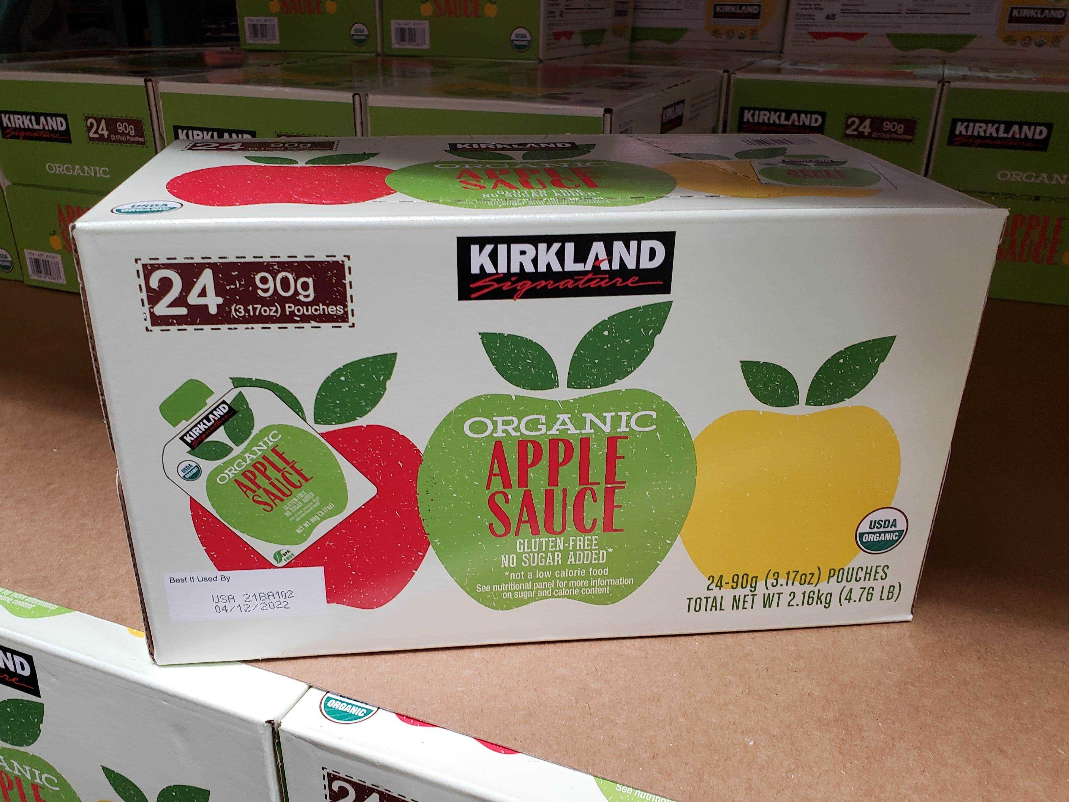 Schachtel mit Apfelmus-Beutel zum Selbstkostenpreis