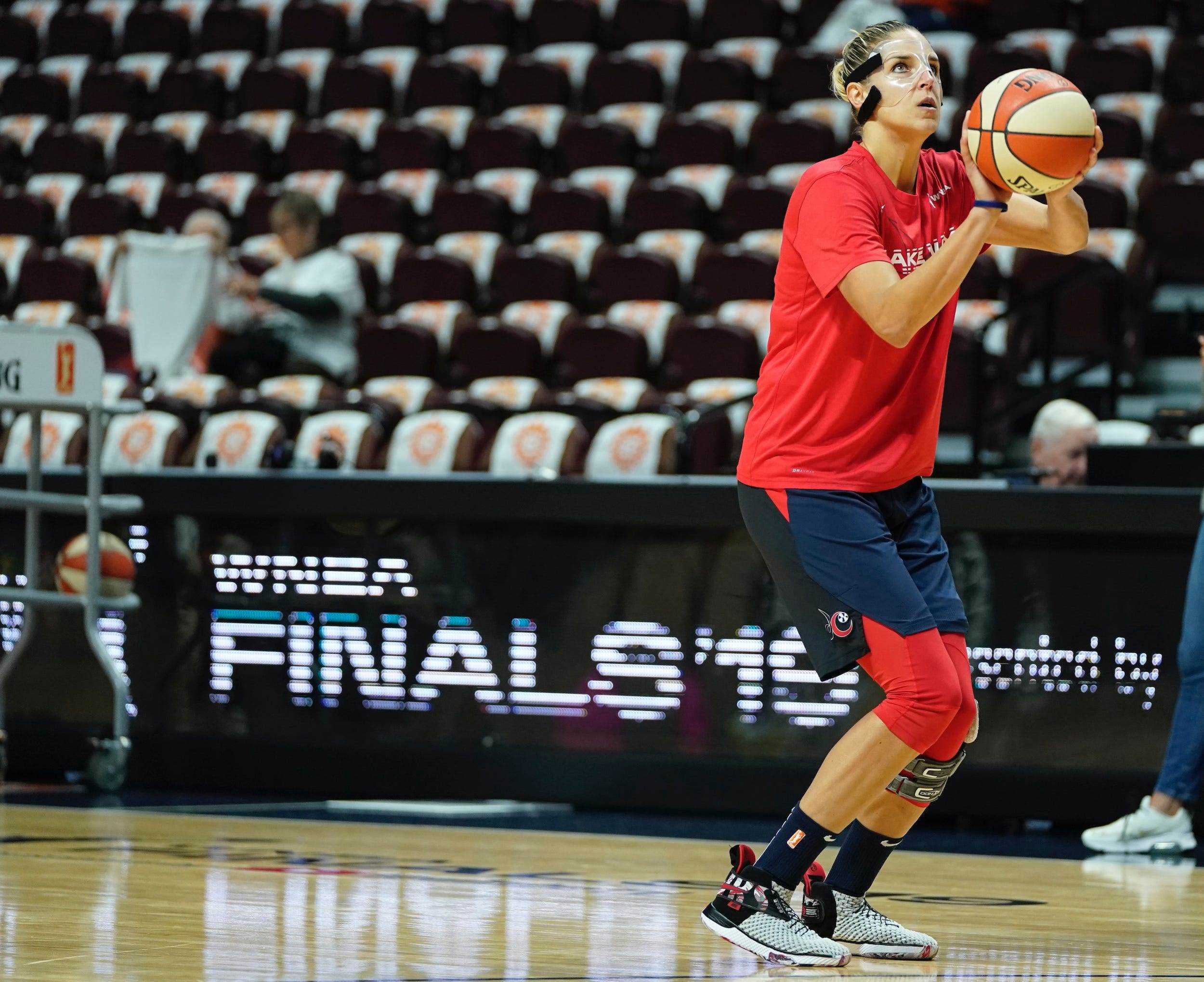 Elena Delle Donne wärmt sich vor einem WNBA-Finale 2019 auf.
