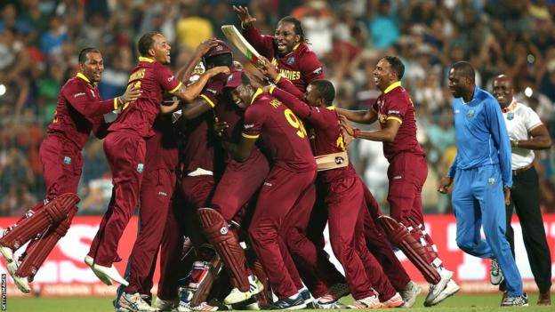 Das Team der Westindischen Inseln feiert den Sieg gegen England im Finale der T20-Weltmeisterschaft 2016