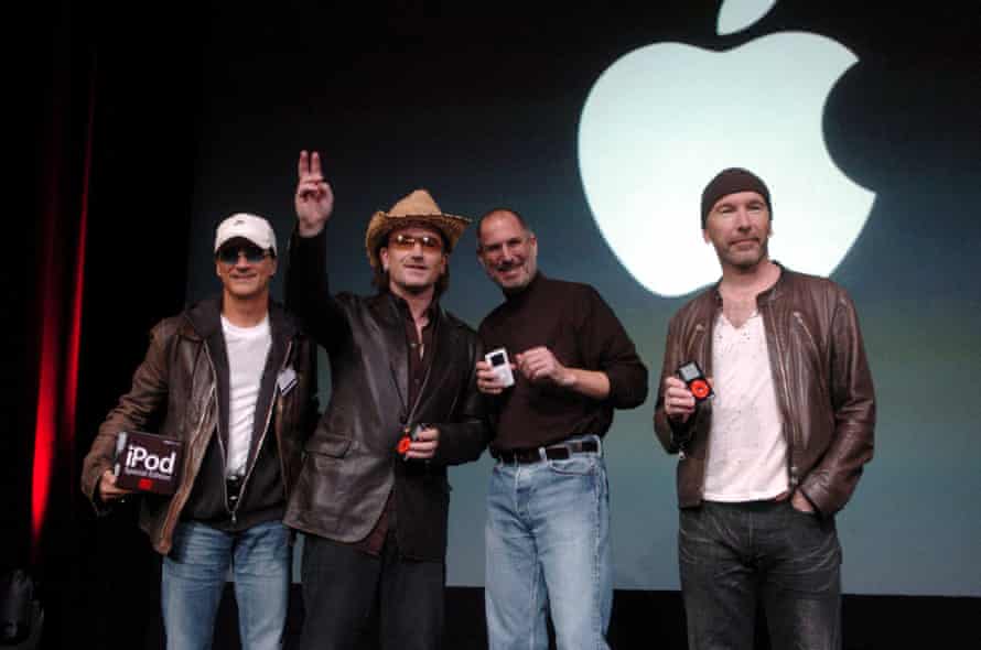 U2 mit Steve Jobs.