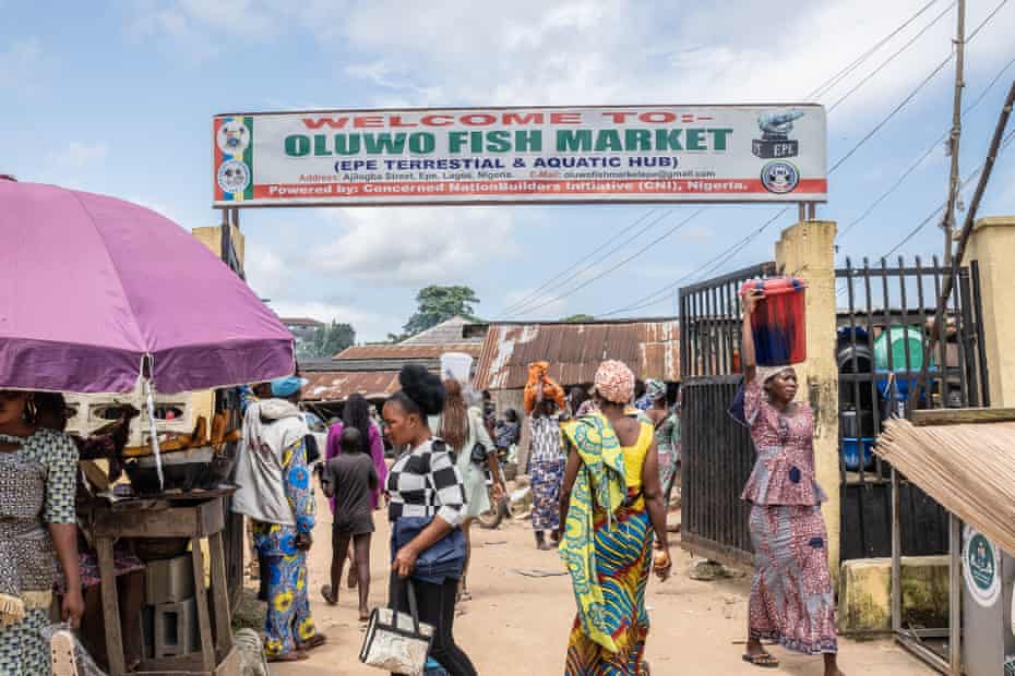 Der Oluwoer Fischmarkt wird im Volksmund „Epe-Markt“ genannt