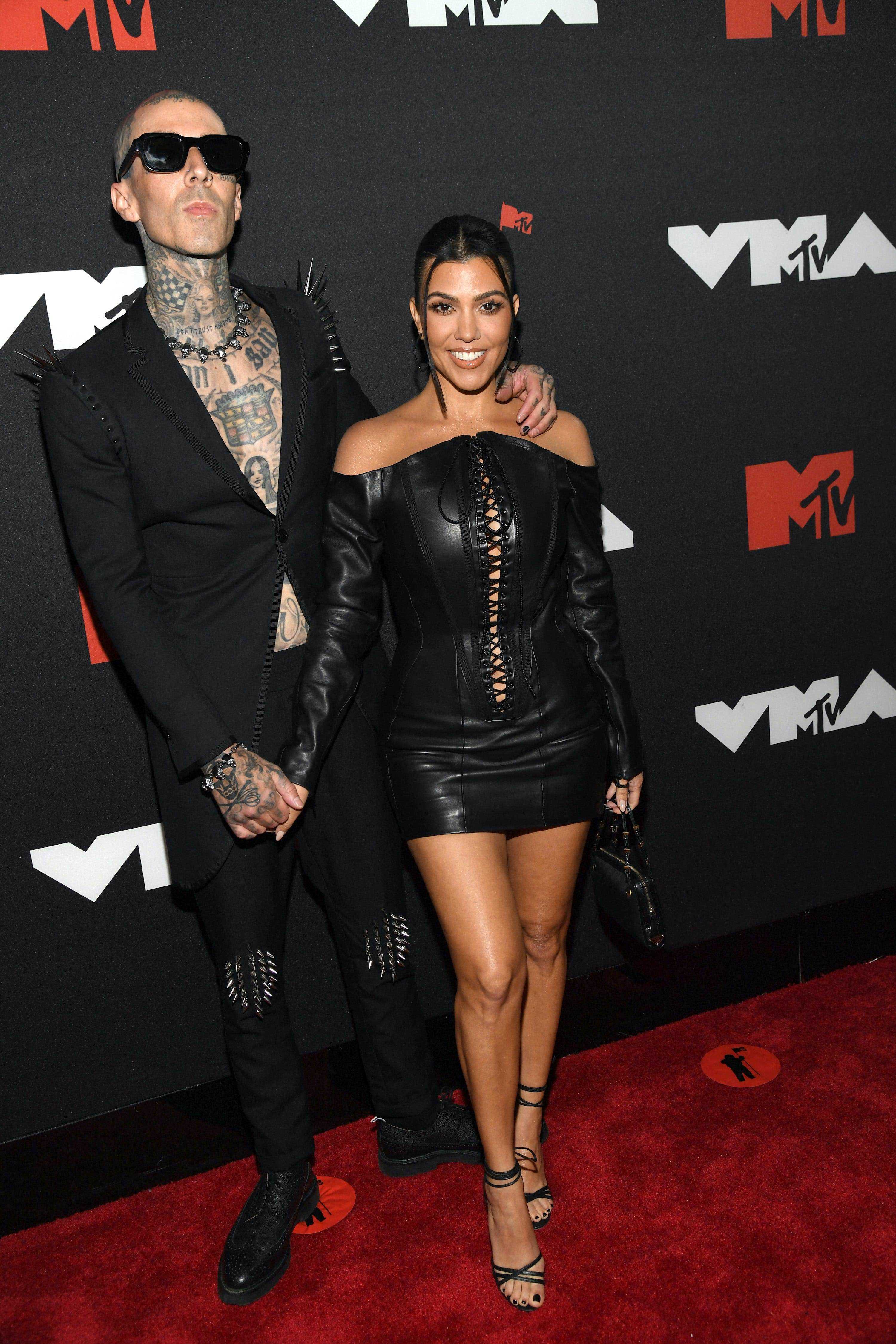 Kourtney Kardashian und Travis Barker nahmen an den MTV Video Music Awards 2021 teil.