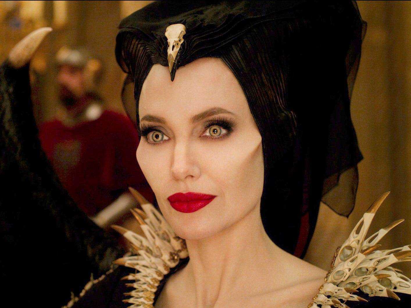 Dieses von Disney veröffentlichte Bild zeigt Angelina Jolie als Maleficent in einer Szene aus 