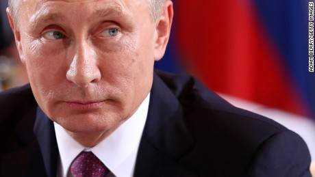 Als Vergeltungsmaßnahme unterschreibt Putin Medien "ausländische Agenten"  Gesetz
