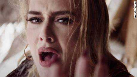 Adele kehrt mit neuer Single rekordverdächtig an die Spitze der britischen Charts zurück