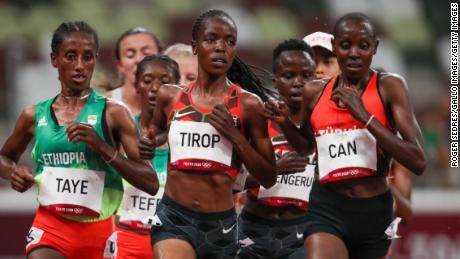 Agnes Tirop im 5.000-m-Lauf in Tokio 2020.