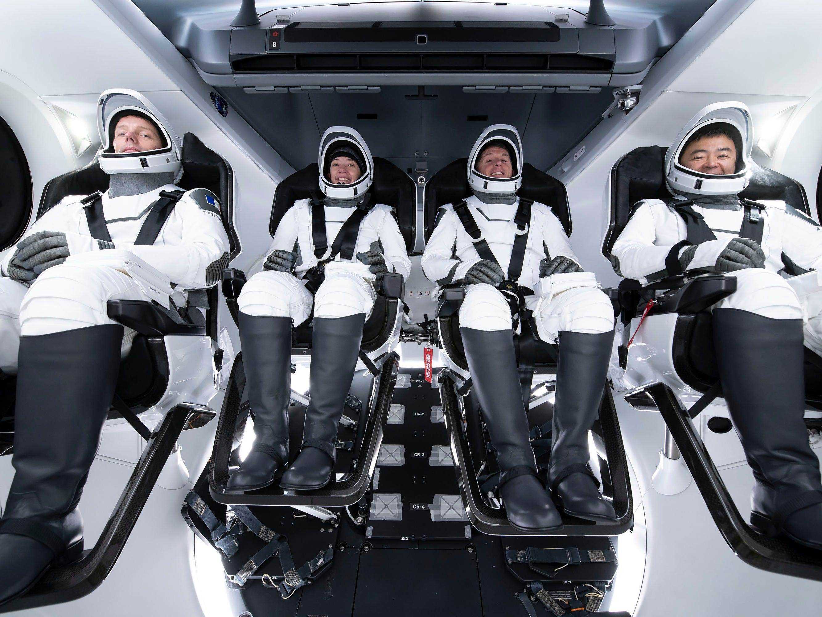 Besatzung 2 Astronauten Besatzung Drachen Raumschiff