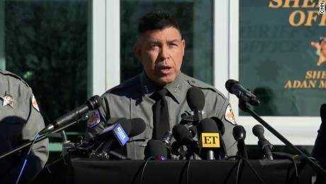 Santa Fe County Sheriff sagt, Baldwin habe "mutmaßliche Live-Runde"  auf "Rost"  einstellen