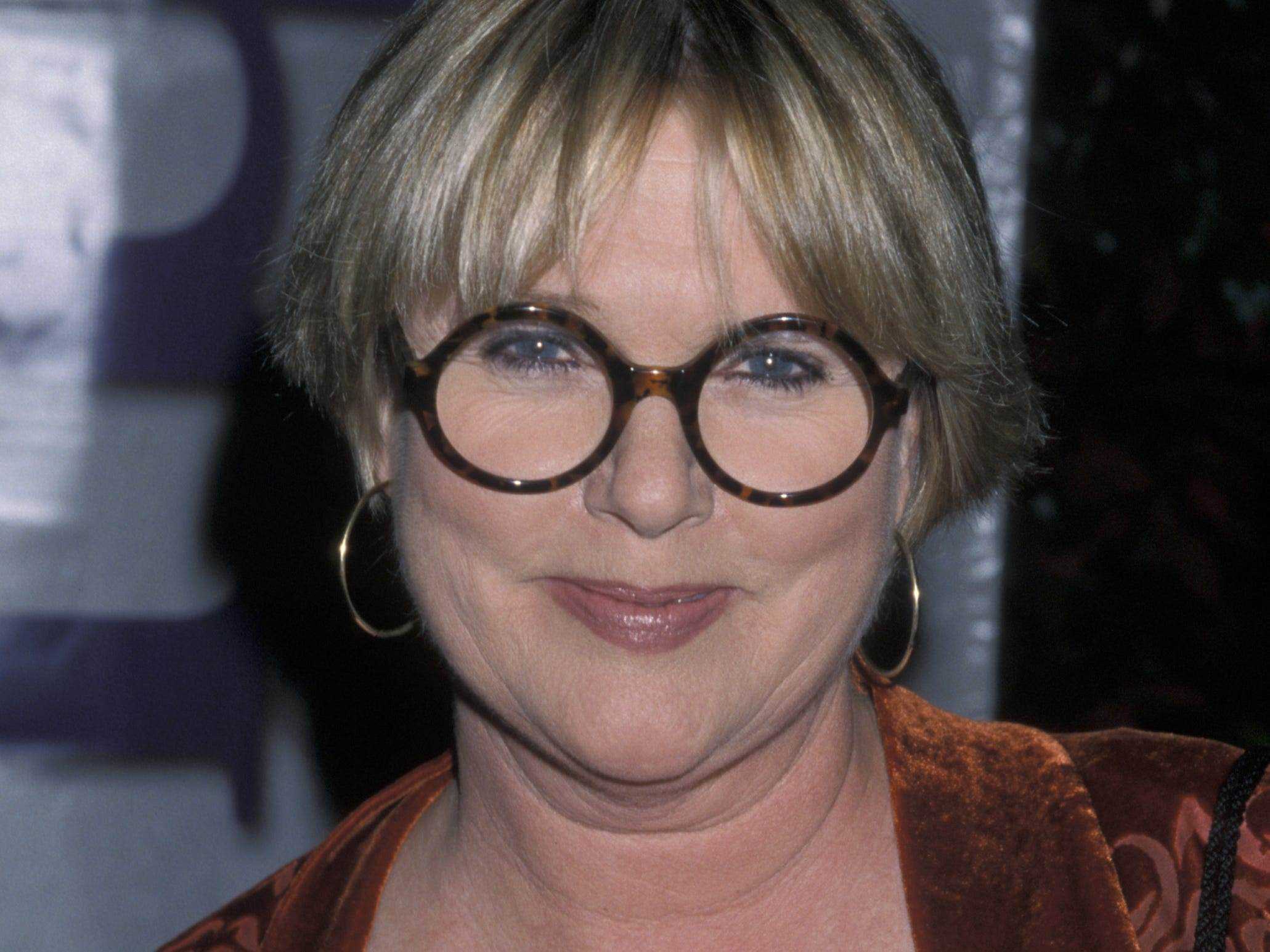 Sharon Gless im Jahr 2000 mit Brille