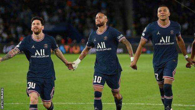 PSG hat jetzt eine Frontlinie von Lionel Messi, Neymar und Kylian Mbappe