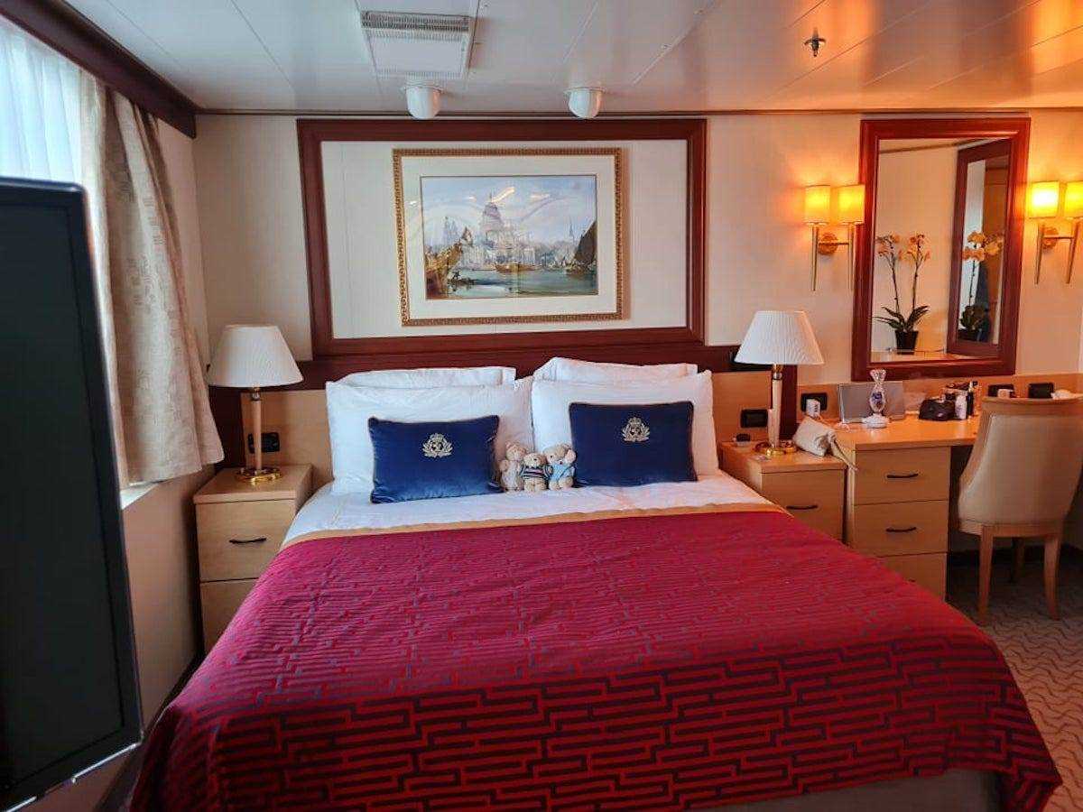 Cunard Queens Suite