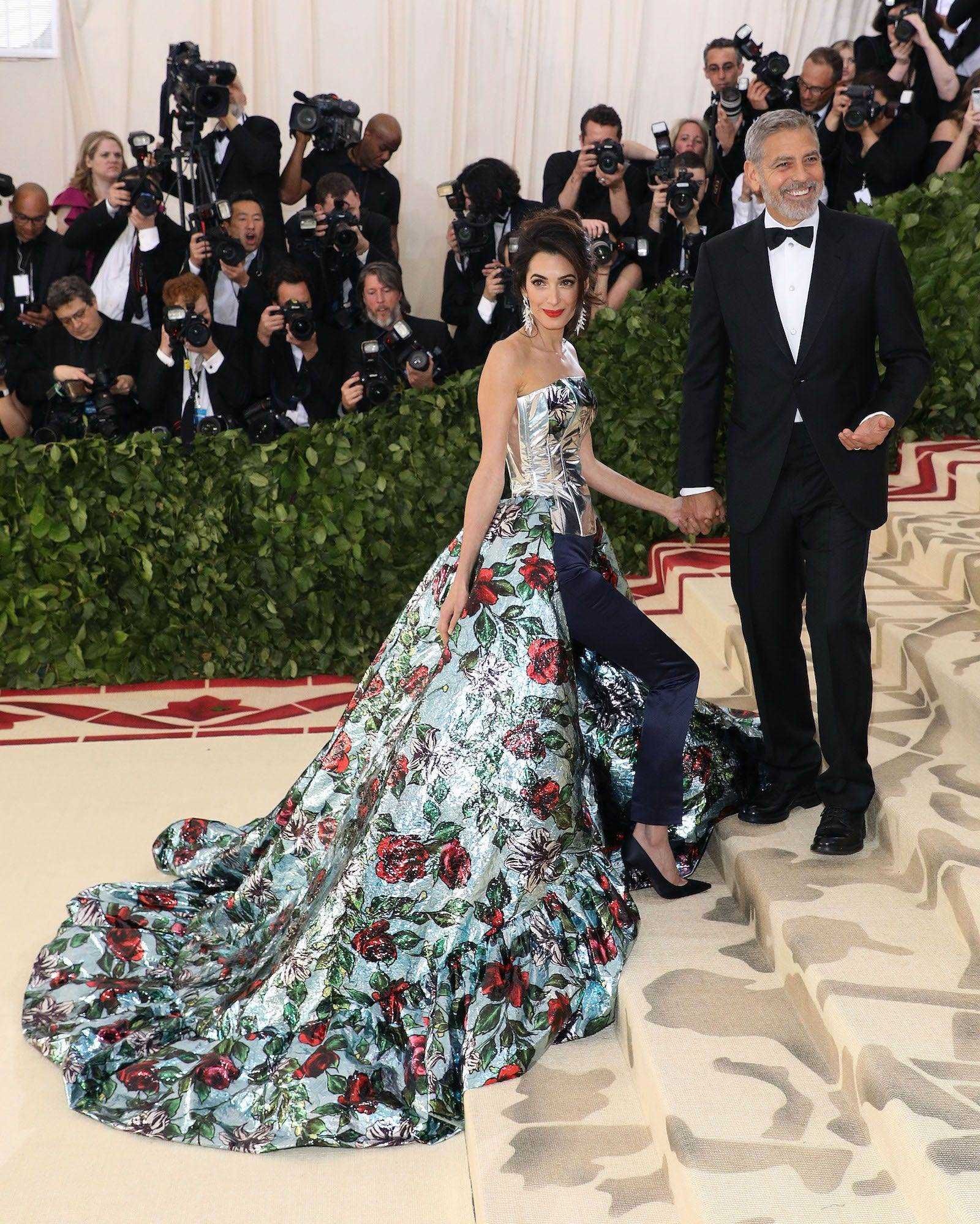 Amal Clooney und George Clooney bei der Met Gala am 7. Mai 2018.