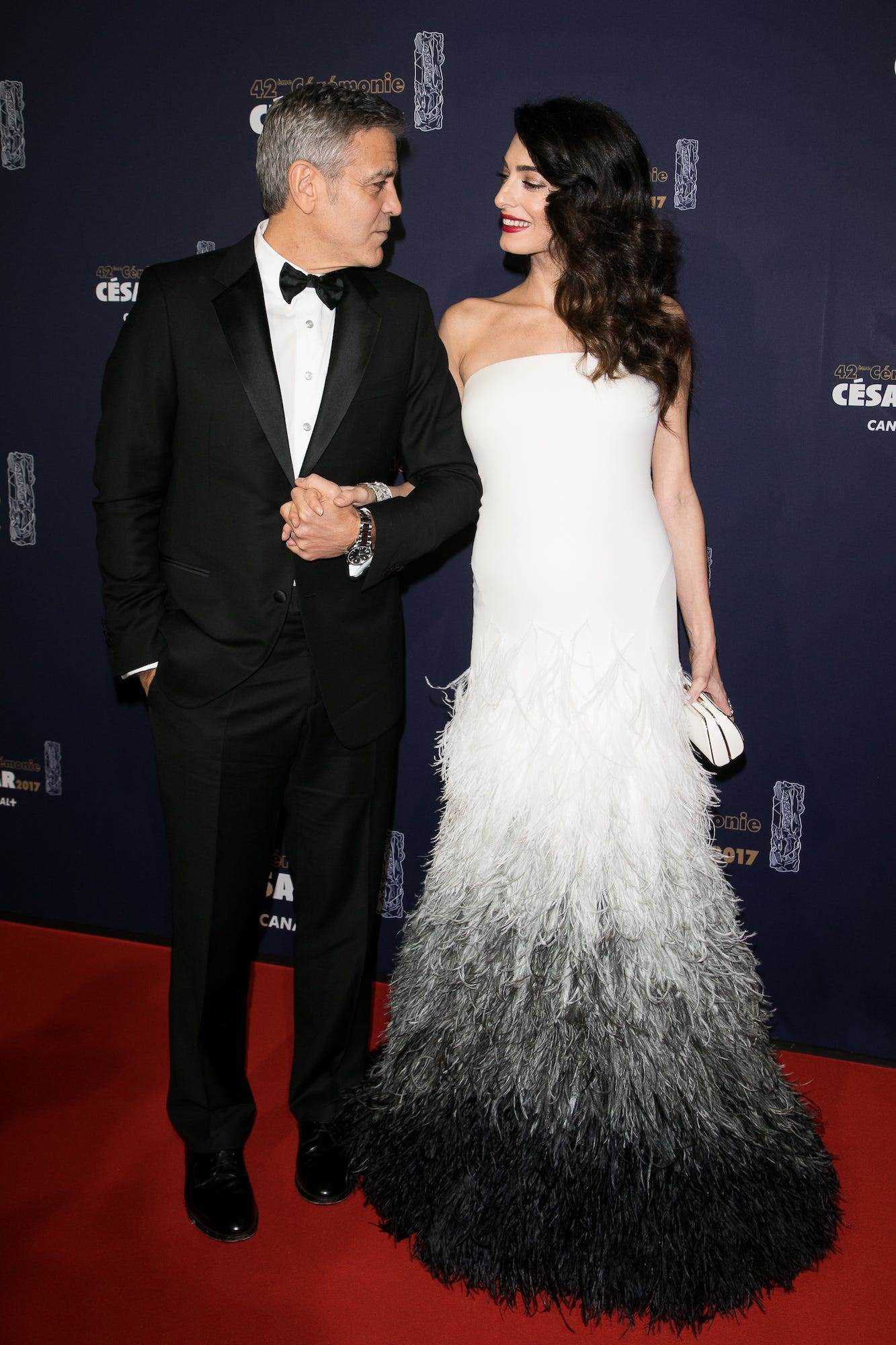 George Clooney und Amal Clooney bei einer Preisverleihung am 24. Februar 2017.