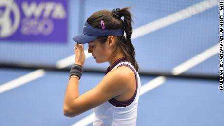 Emma Raducanu beendete ihre Saison mit einer Niederlage in Österreich.