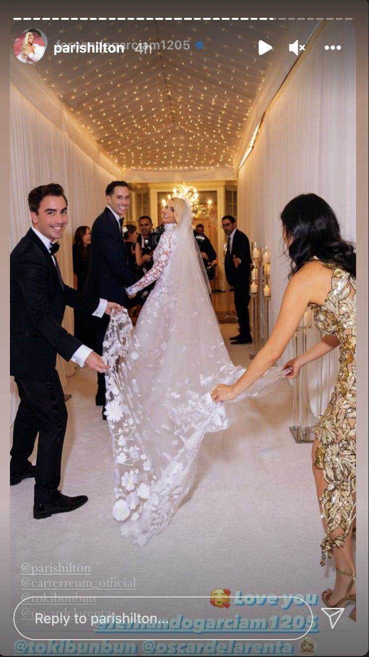 Paris Hilton im Hochzeitskleid im November 2021.