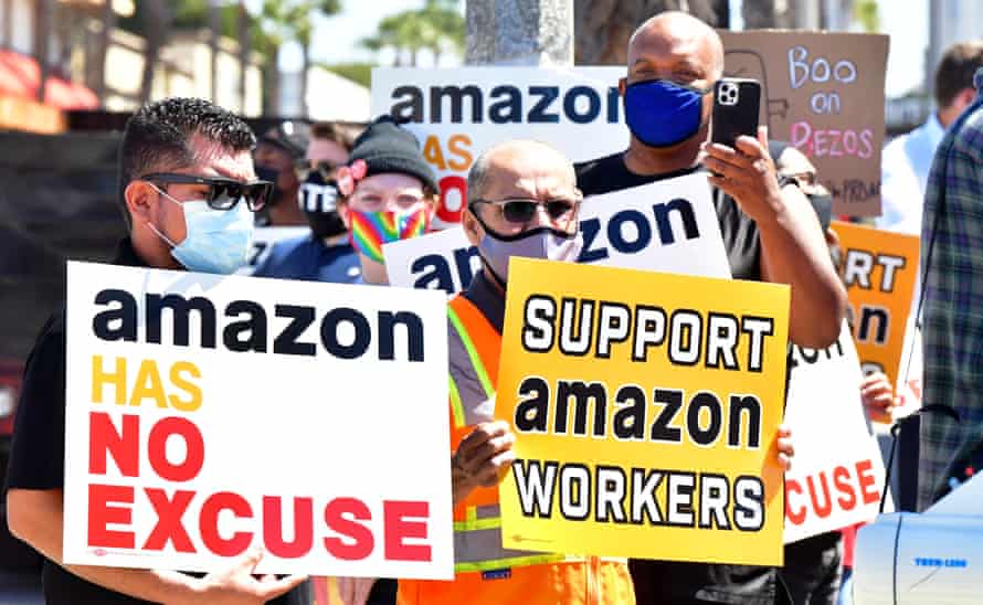 Amazon-Arbeiter protestieren am 24. Mai in Santa Monica, Kalifornien.