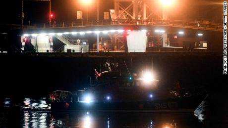 Dutzende Tote bei Kanaltragödie, nachdem ein Schlauchboot vor der französischen Küste gesunken ist