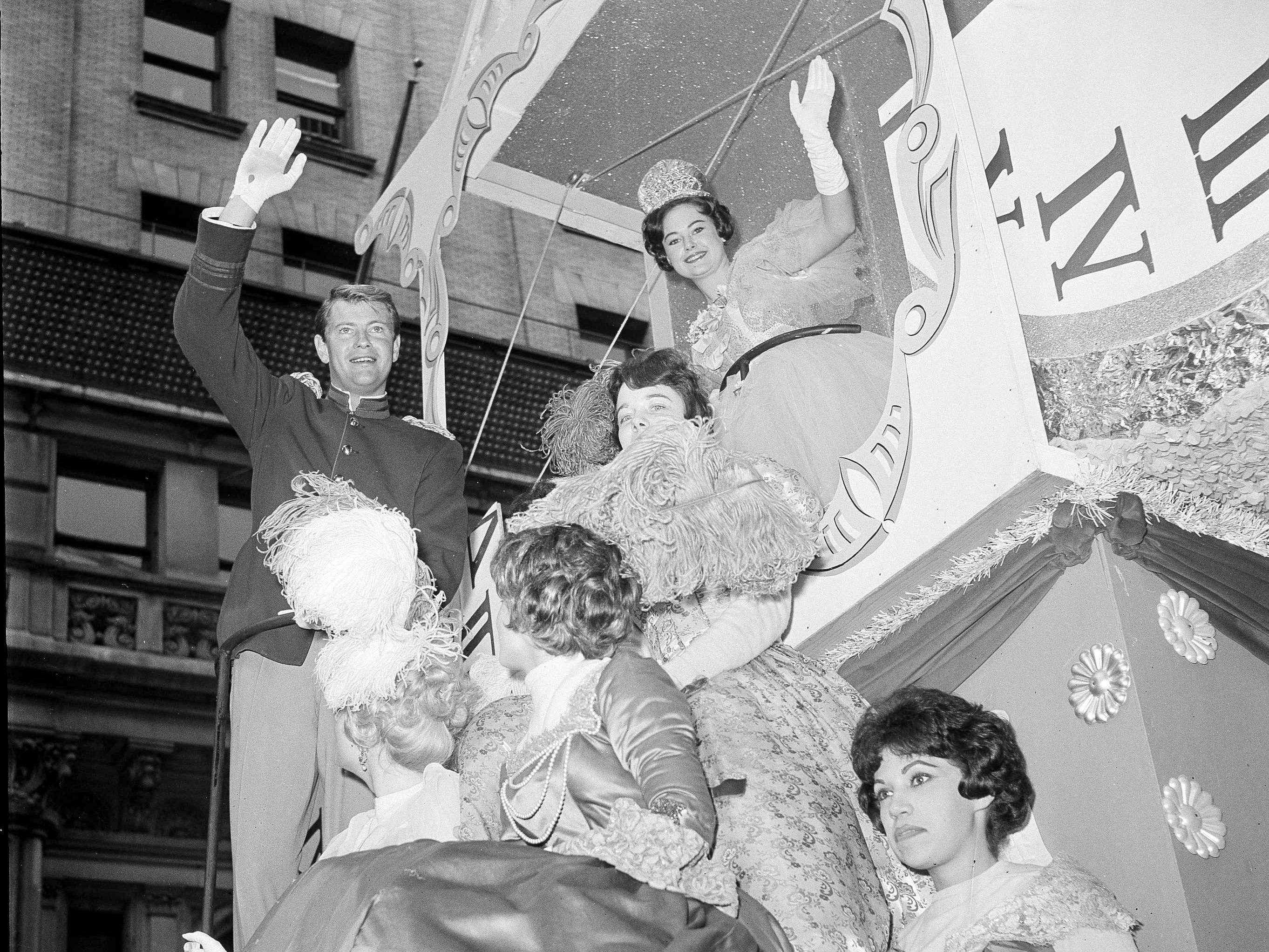 Miss Teenage America bei der Thanksgiving Day Parade der Macys in den 1950er Jahren.