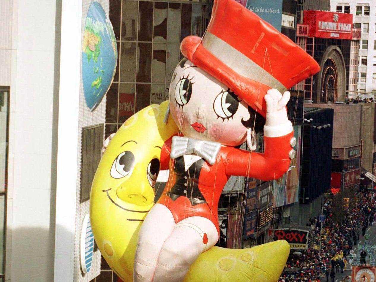 Ein Betty Boop Ballon bei der Thanksgiving Day Parade von Macy's 1996