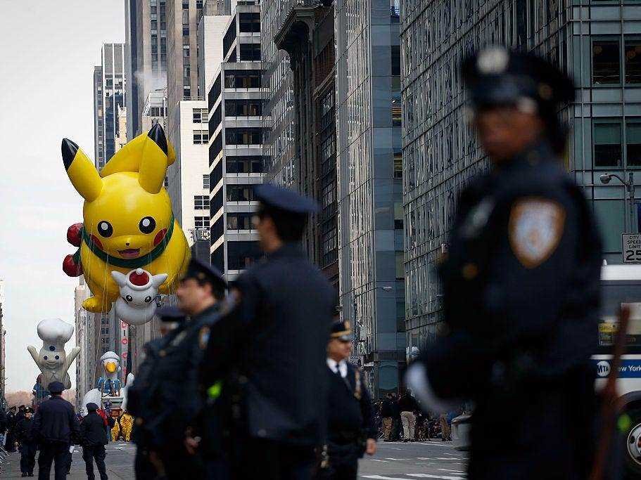 Ein Pikachu-Ballon bei der Thanksgiving Day Parade von Macy.