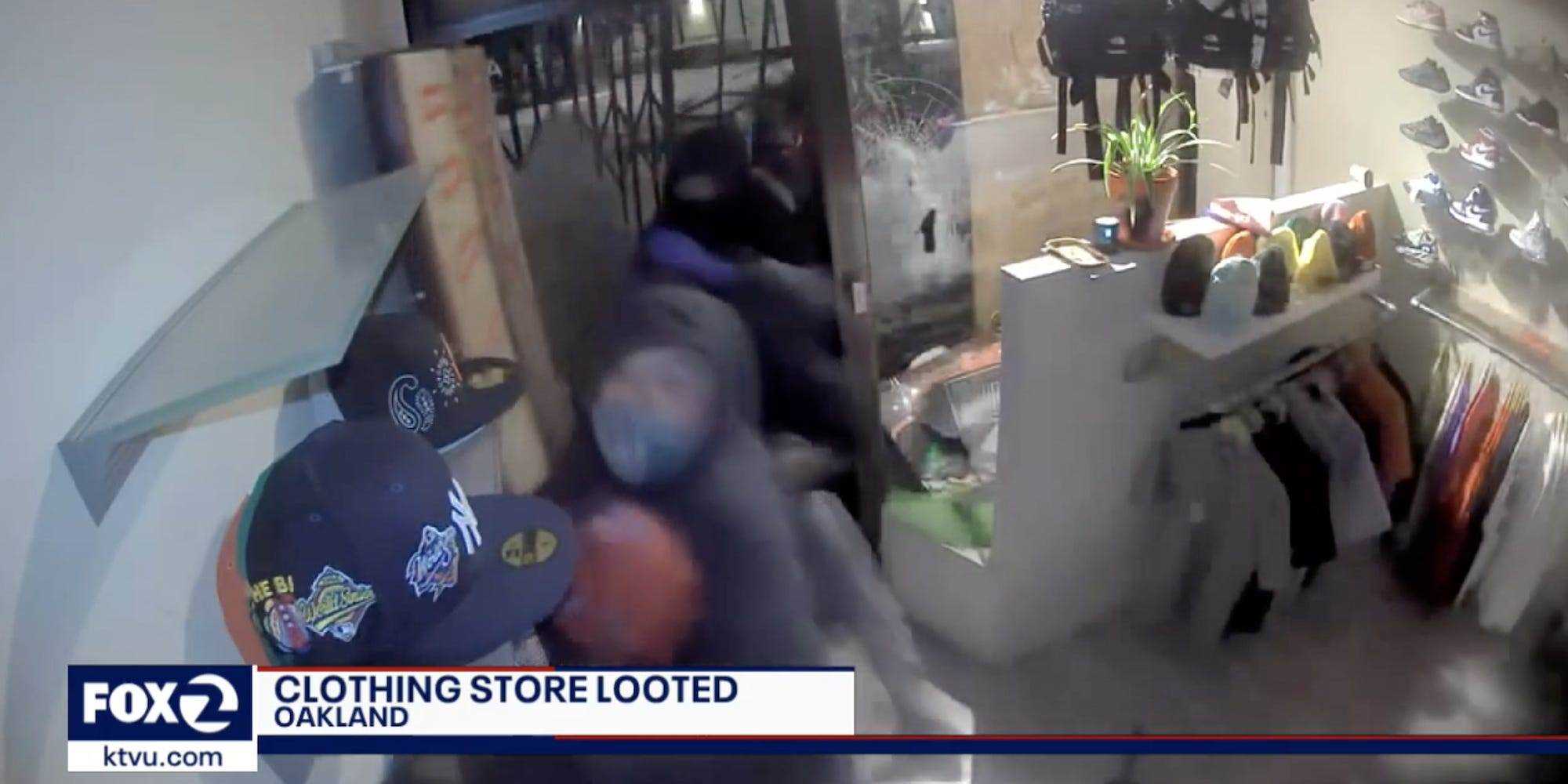 Ein Standbild der Fox-Tochter KTVU, das ein Sicherheitsbild eines Einbruchs in einen Laden in Oakland zeigt.