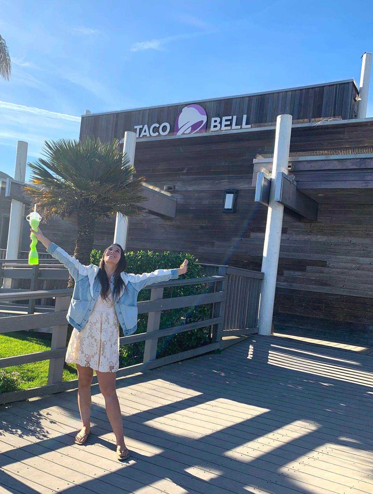 Anneta bei Taco Bell Pacifica