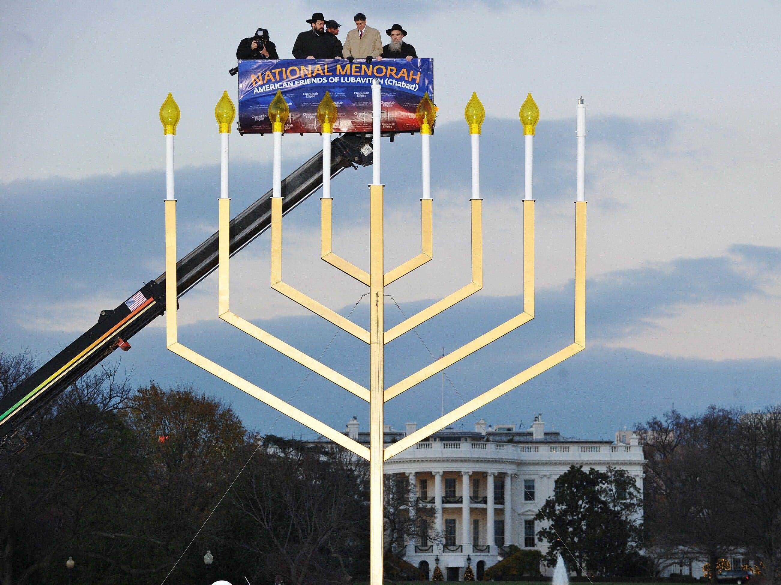 Die jährliche nationale Chanukka-Menora-Beleuchtungszeremonie vor dem Weißen Haus im Jahr 2010.