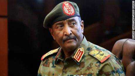 Sudans Militärchef Abdel Fattah al-Burhan hält am 26. Oktober 2021 in Khartum eine Pressekonferenz ab. 