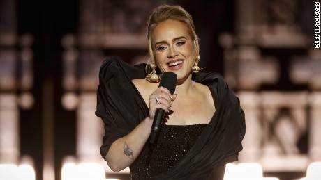 Adele, die das Album über eine Scheidung promotet, bringt Hoffnung in die Herzen überall mit einem überraschenden Vorschlag während des Specials