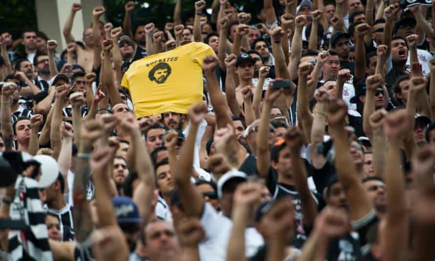 Corinthians-Fans ehren Sócrates am 4. Dezember 2011, seinem Todestag.