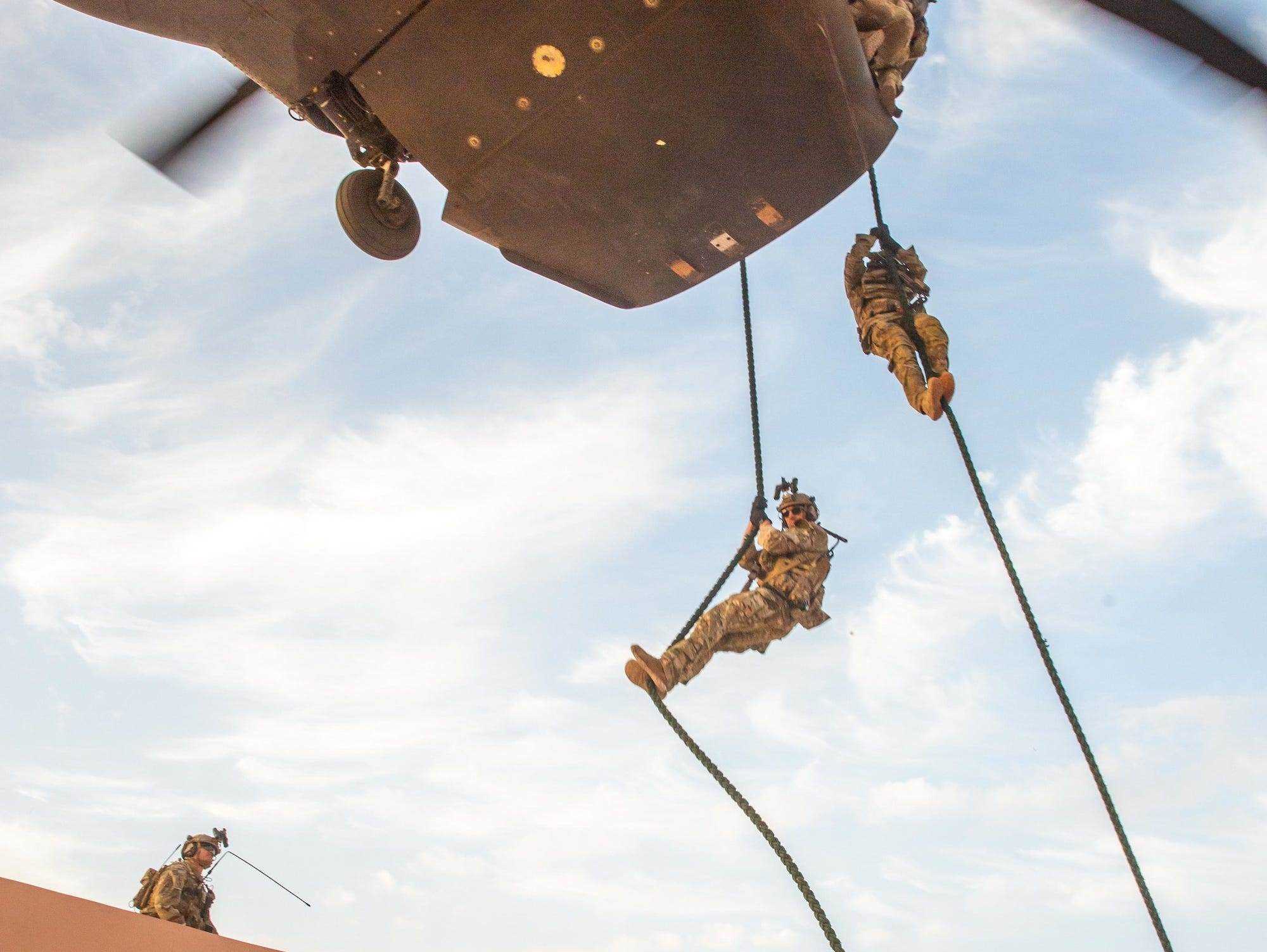 Schnellseiltraining für Soldaten der Army Special Forces