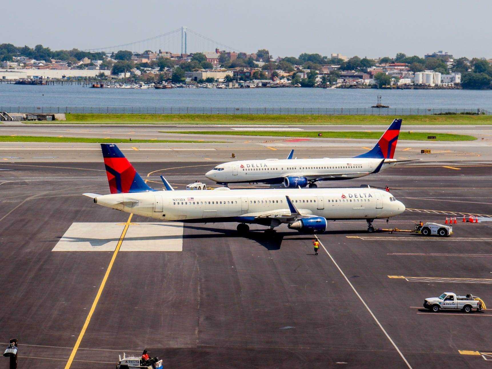 Besichtigung des neuen Terminals von Delta Air Lines am Flughafen LaGuardia — Delta Hard Hat Tour 2021