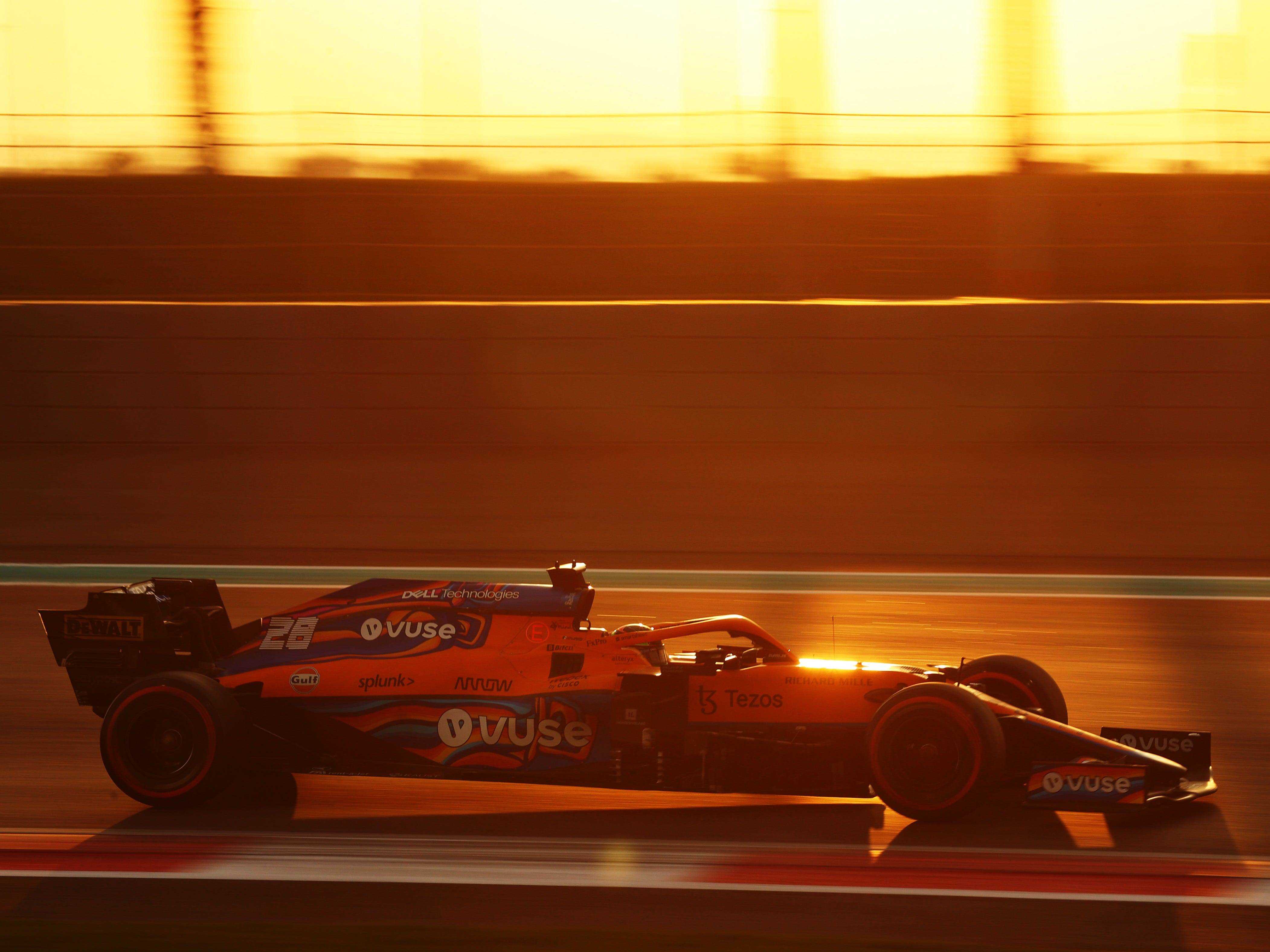 Pato O'Ward testet den McLaren während der Nachsaisontests in Abu Dhabi.