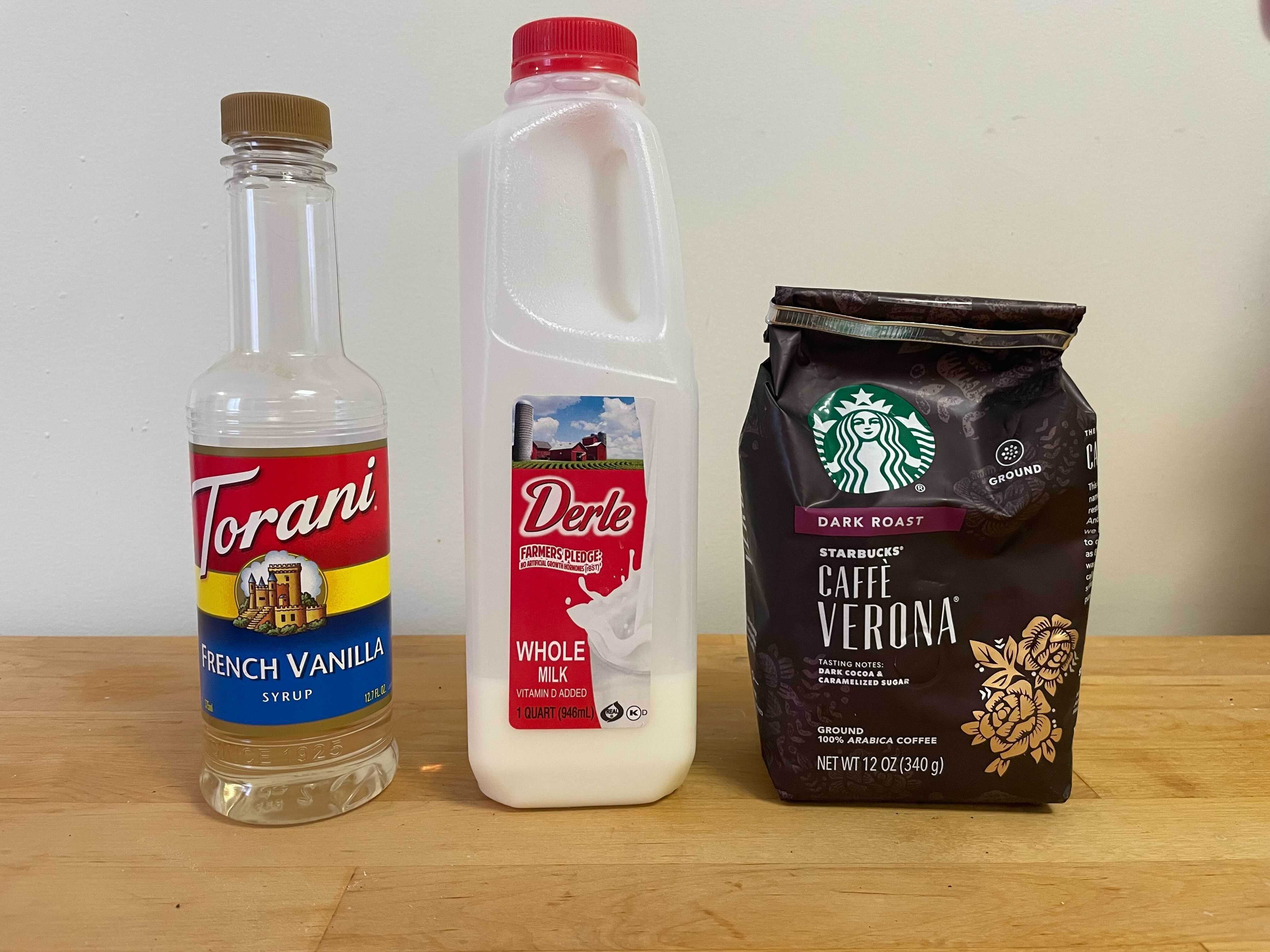 Torani French Vanilla Syrup, ein Liter Vollmilch und Starbucks Verona Coffee