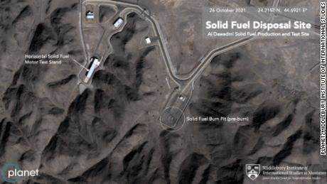 Neue Satellitenbilder deuten darauf hin, dass Saudi-Arabien jetzt ballistische Raketen auf dem Gelände produziert.  Der wichtigste Beweis ist, dass die Einrichtung eine 