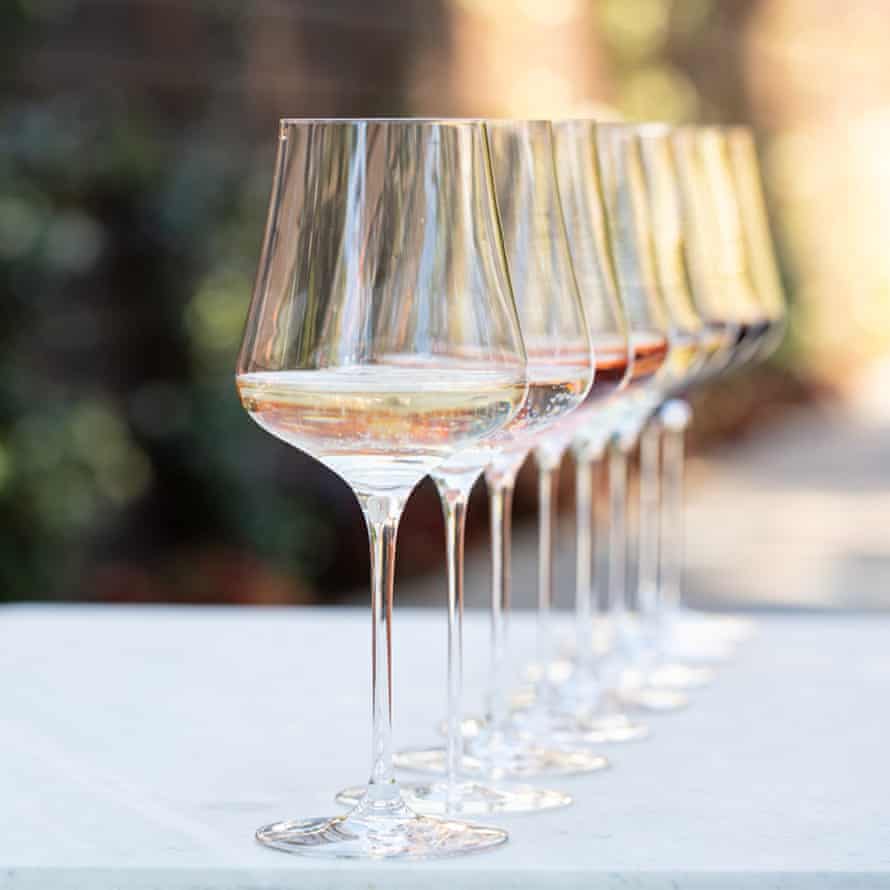 Universalglas von Gabriel-Glas kann Rot-, Weiß-, Rosé- und Champagner aufnehmen, ohne die Funktionalität zu beeinträchtigen