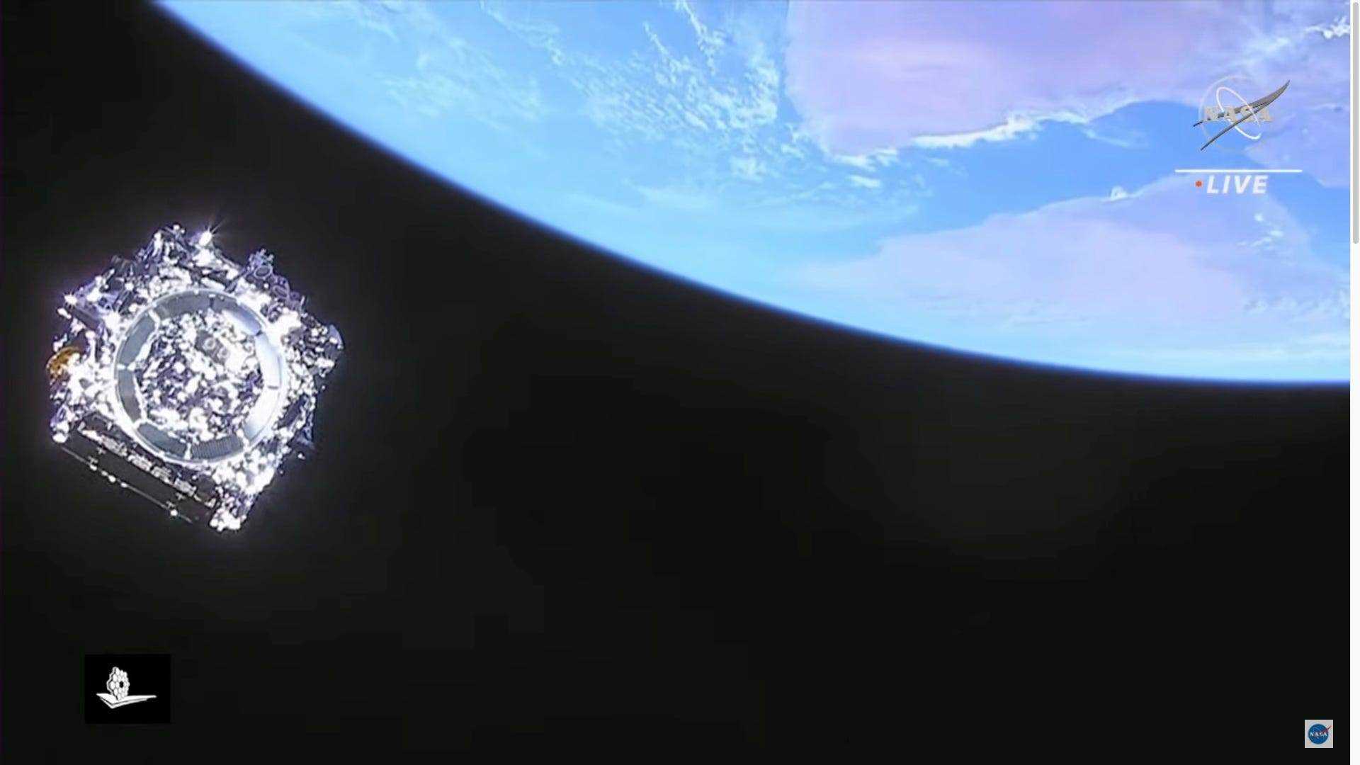James Webb Weltraumteleskop im Weltraum über der Erde