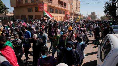 Demonstranten verurteilen am Donnerstag den Militärputsch vom 25. Oktober in Khartoum, Sudan.