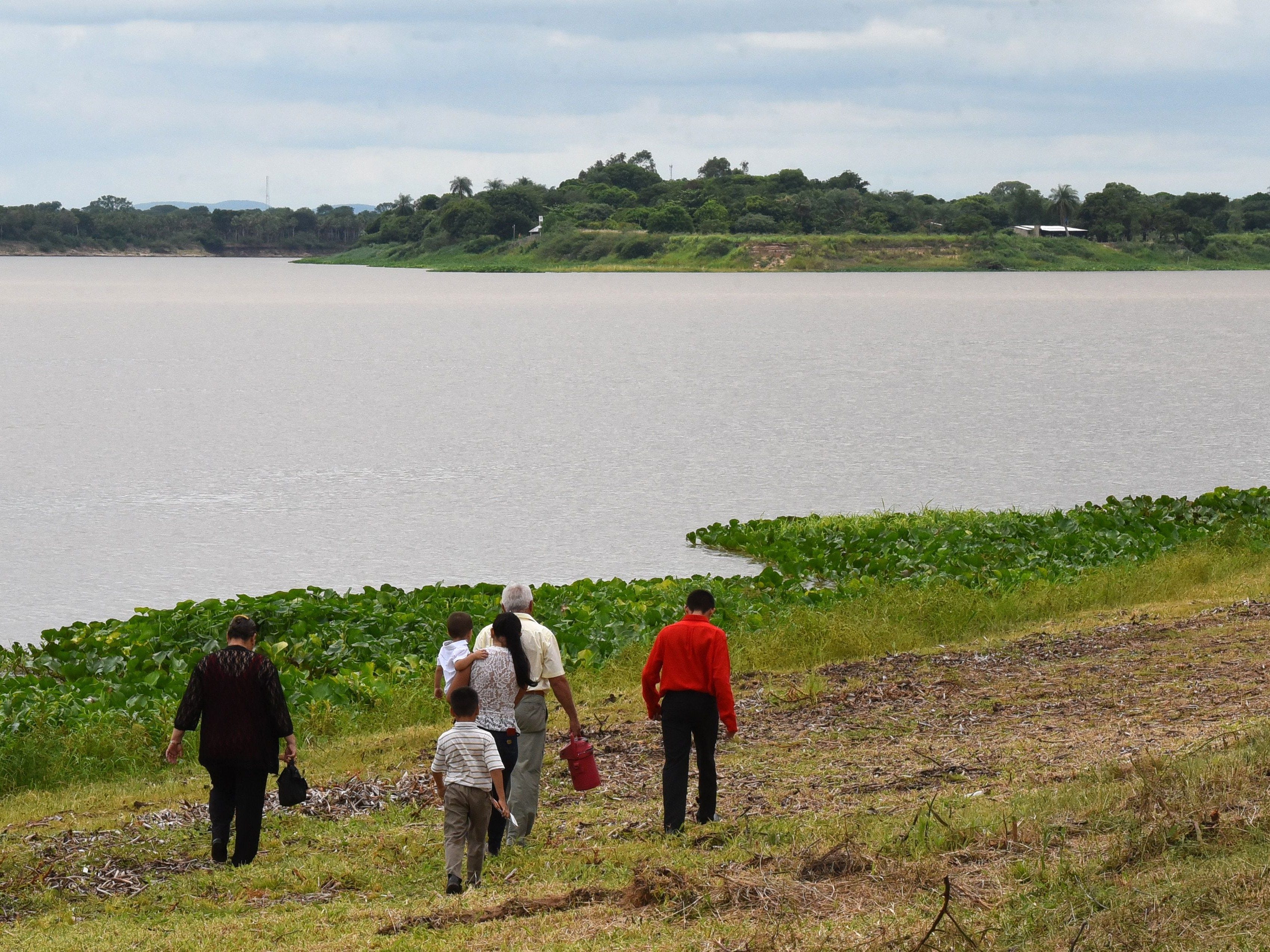 Ein Bild vom Ufer des Paraguay-Flusses.