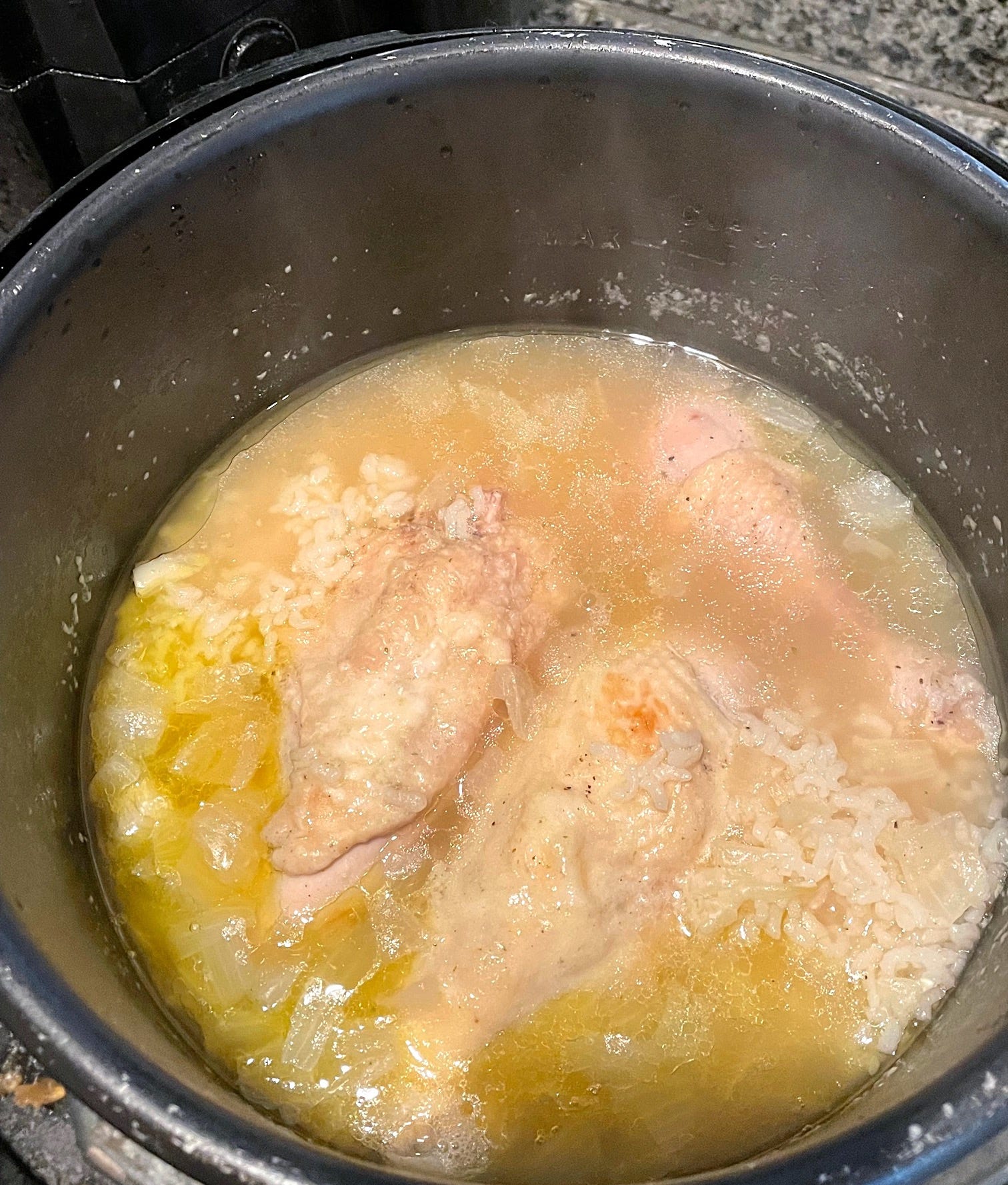 Zubereitung der Avgolemono-Suppe von Annetas Vater