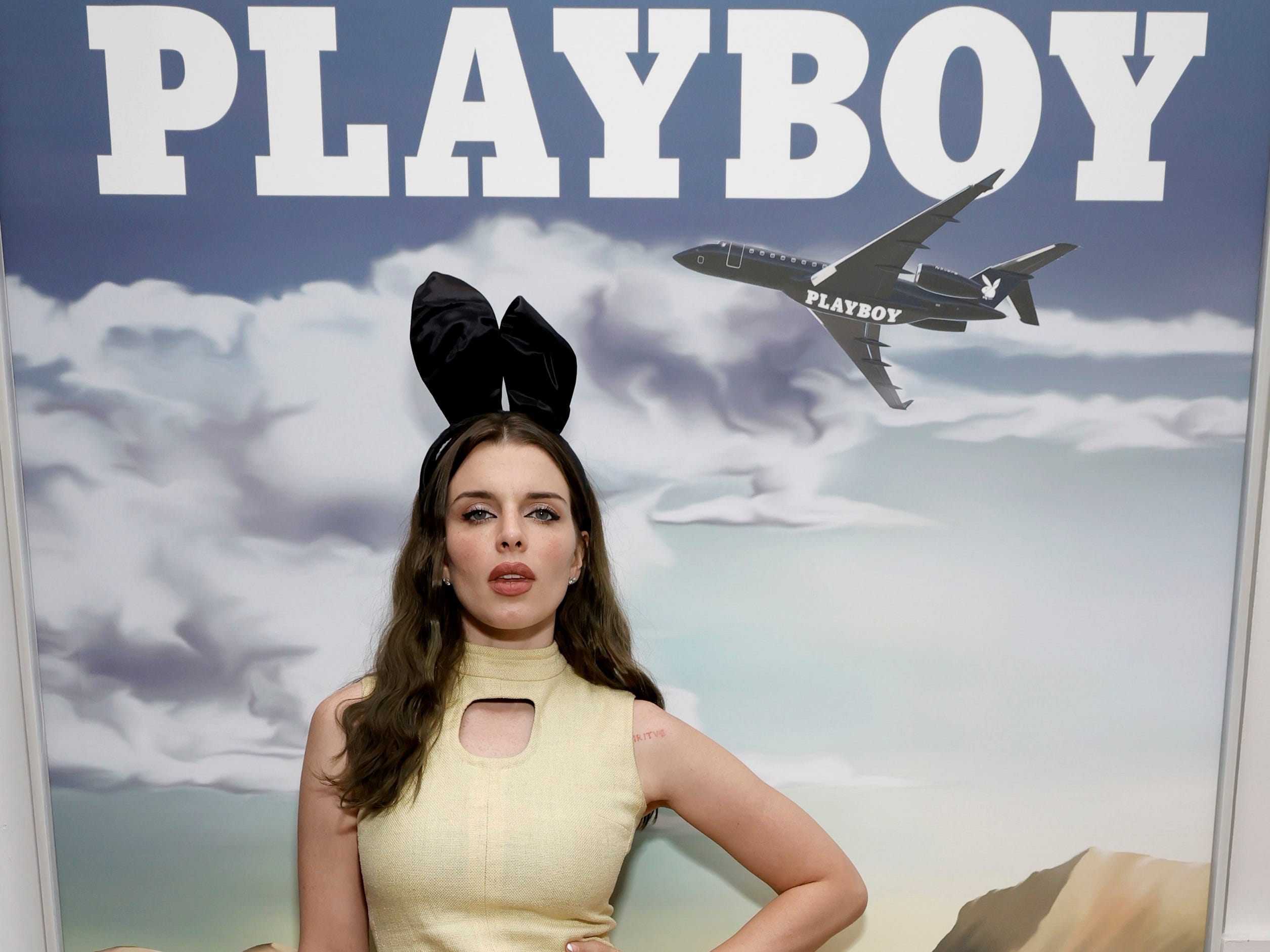 Julia Fox nimmt teil, während der Playboy den BIGBUNNY-Launch auf der Miami Art Week im Casa Tua am 03. Dezember 2021 in Miami Beach, Florida feiert.