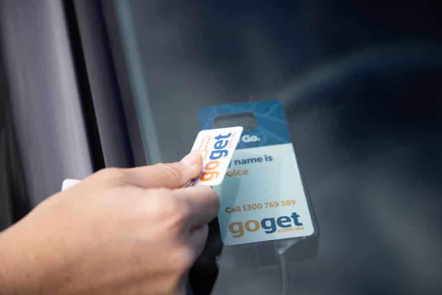 „GoGet bietet ein Netzwerk von 3.400 Fahrzeugen in fünf australischen Städten, die Sie über eine App zum Stundensatz mieten und über eine Smartcard darauf zugreifen können.“