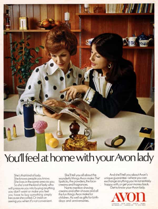 Soft Sell … eine Zeitschriftenanzeige für Avon aus den 1970er Jahren.