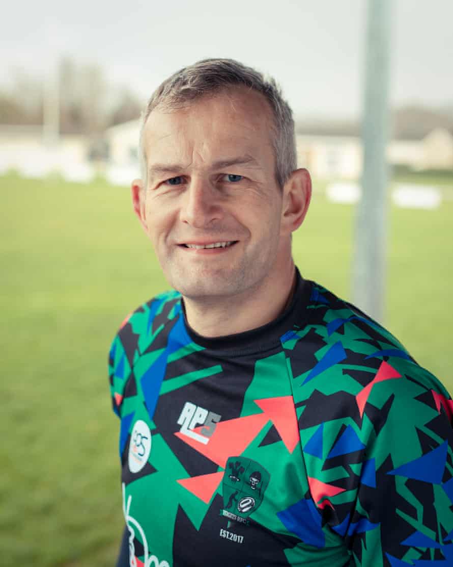 Koop-Initiative, walisisches Rugby.  Fotografiert bei Ystradgynlais RFC Glabs Co-op Initiative – #It Takes Balls To Talk Andrew Morgan-Jones – YOGITS TRFC (Over 35’s Club)